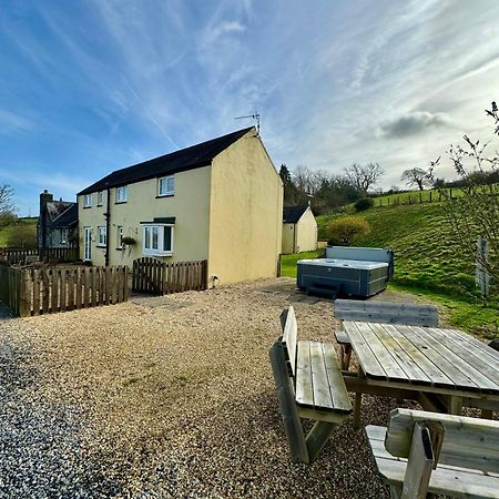 Meadowsweet Cottage Jacuzzi Edition Saundersfoot Eksteriør bilde